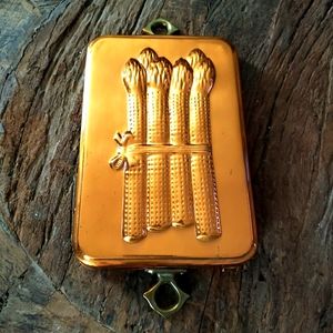 Asparagus Copper Mold-Cast, Brass Handles. Sought after Pattern.